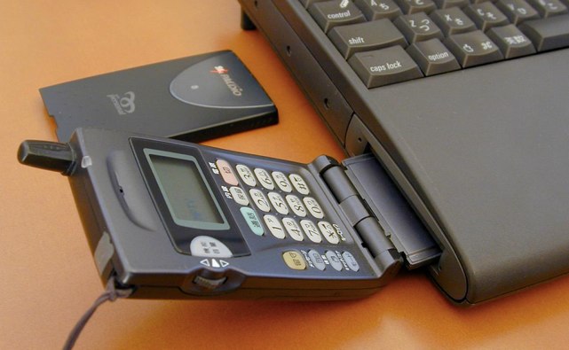 How Apple laptops interfaced with phones in 1999